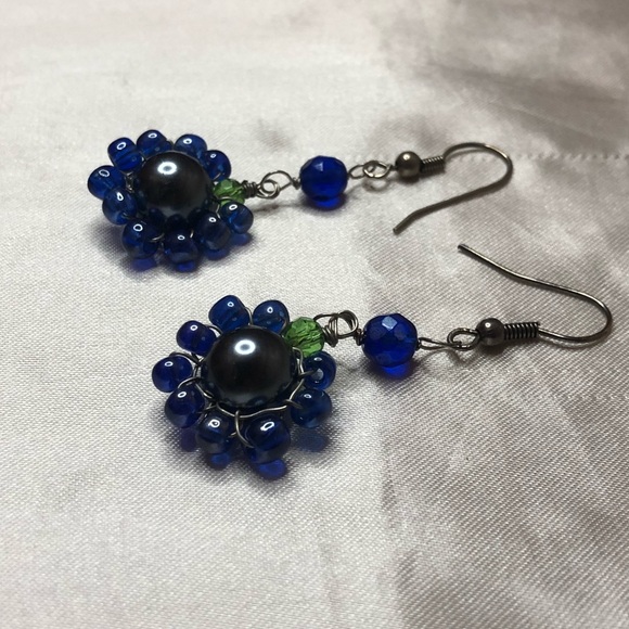 Handmade flower earrings - Picture 2 of 2